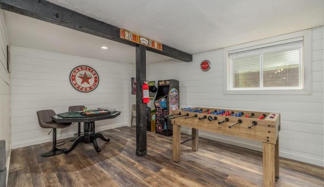 Tribe and Vibe In Downtown CDA Modern Comfort And Fun For You And Your Crew, Just Steps From Downtown