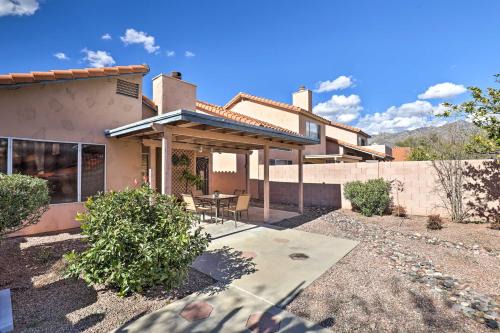 Tucson Area House w/Pool Access & Mountain Views!