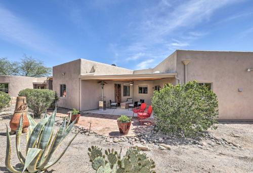 Tucson Home w/Patio - Near Outdoor Adventure