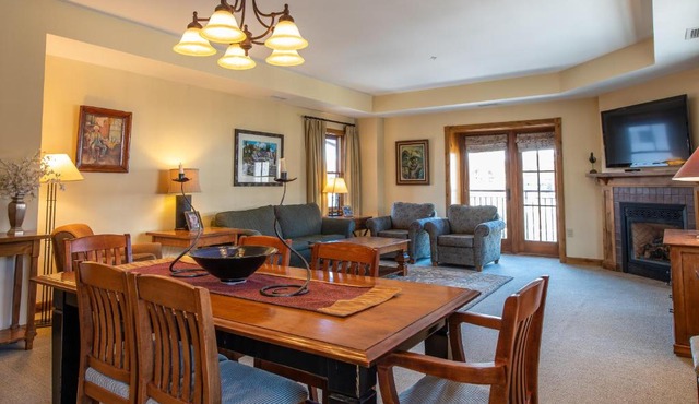 Two Bedroom Condo with Balcony over Mountaineer Square - Just Steps from the Slopes! condo