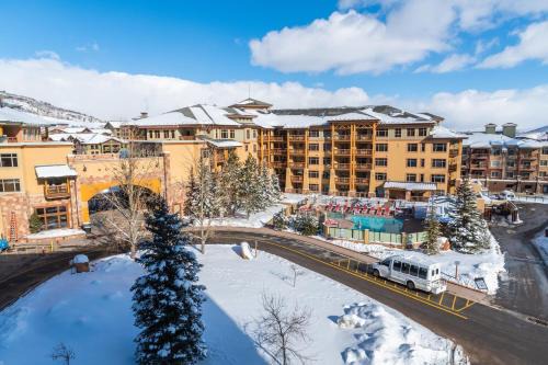 Unequalled Ski in Out, Next to Gondola, Sundial hotel room, Pool, Hot tub, Condo Nast Winner C216A