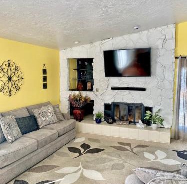 Unique Home Near Temple and Parks great for families