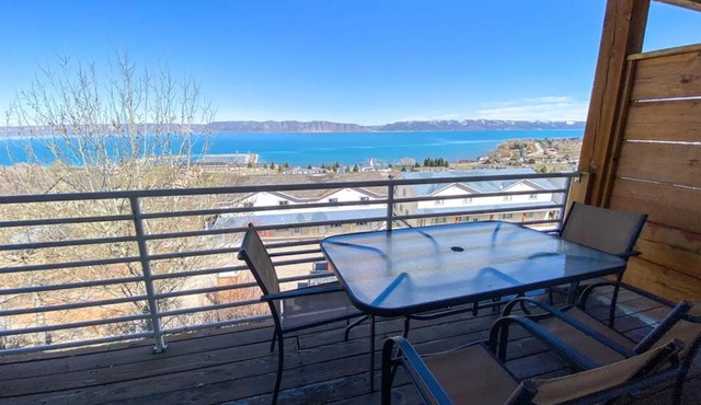 Updated Lake View Condo 941 2- Amazing Views
