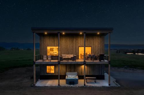 Upper-Level Living Stars HotTub Mtn Views Pets