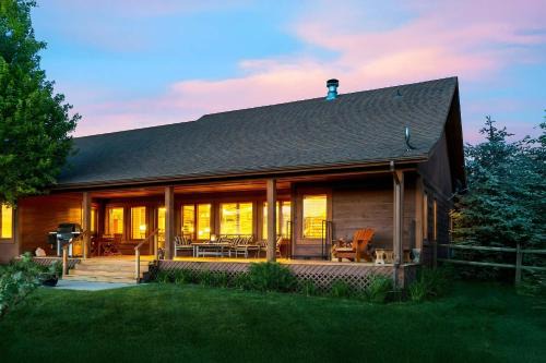 Upscale Hot Tub Wildlife Views