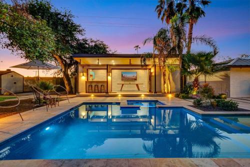 Upscale Remodel - Walk to ASU Pool & Pickleball