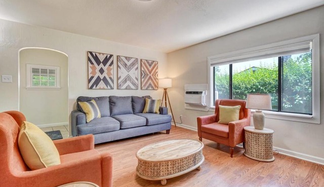 Urban Casita Cozy Family House w BBQ Fire Pit
