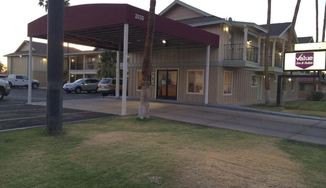 Value Inn & Suites