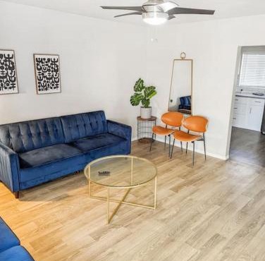 Vibrant 2BR Gem in Central Scottsdale