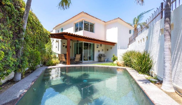 Villa Cola de Ballena in Exclusive El Pedregal at Cabo's Downtown