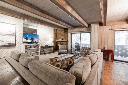 Villa Cortina #240 condo