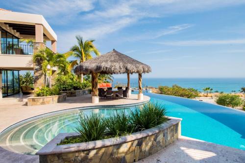 Villa de Suenos by Cabo Villas