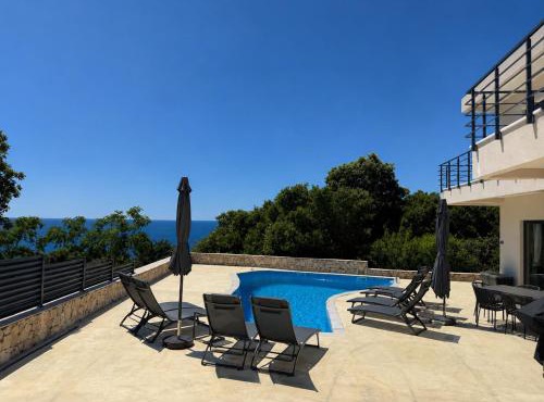 Villa LiRa Star Bar Montenegro - Exclusive Adriatic Villa with Private Pool Starry Sky Lounge