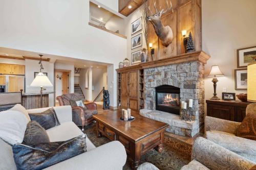Villa Montane 226 by East West Hospitality