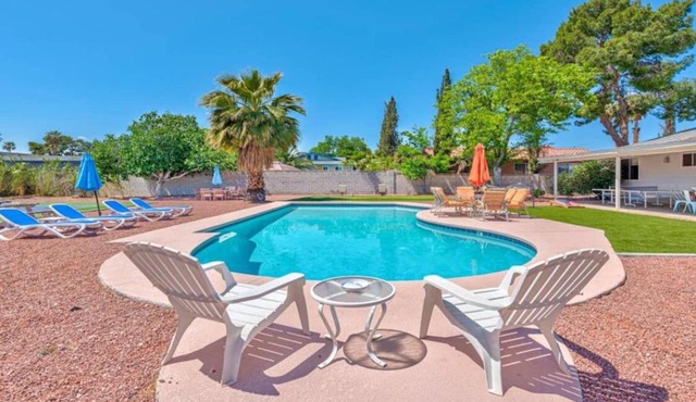 Villa Twice Happy Sleeps 30 Pool Games