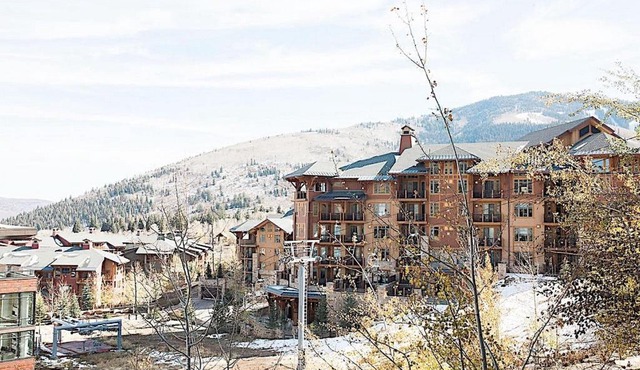 Vintage Mountain Townhome 19 by Casago