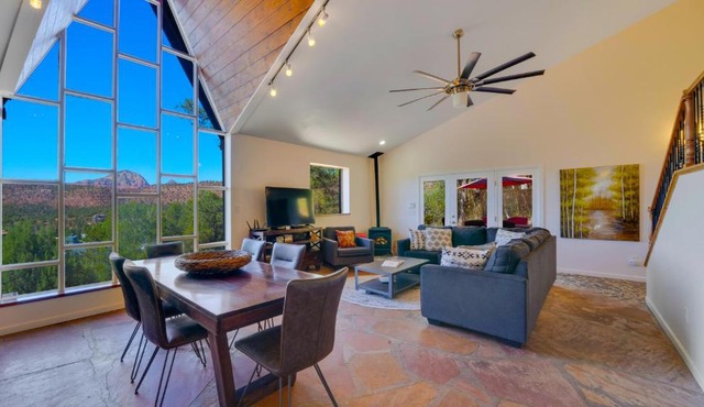Walk 2 Trails! Pet Friendly! Stunning Views!