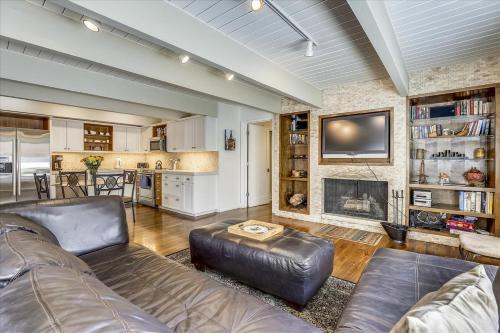 Walk Everywhere! Deluxe Aspen Condo