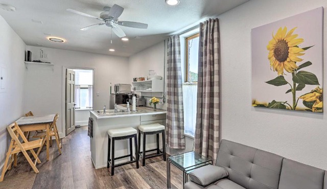 Walk to Dining, Breweries & Shops! Dtwn Custer Apt