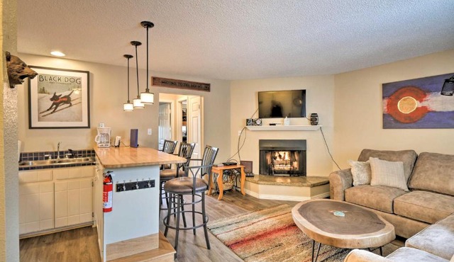 Walk to Lifts: Main Street Breck Condo w/Mtn View