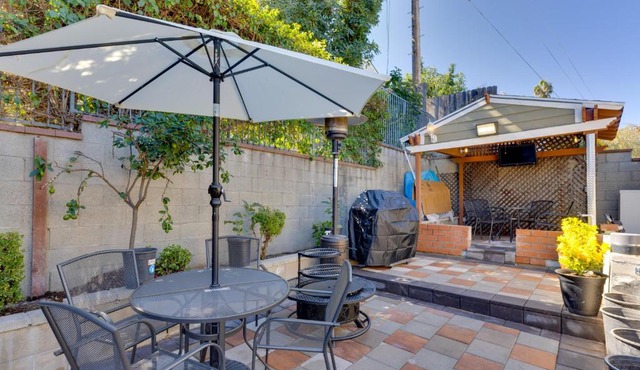 Walk to Main St! Pet-Friendly Alhambra Studio