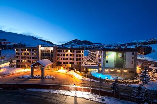 Walk to Mountain Base Studio for 4 & POOL