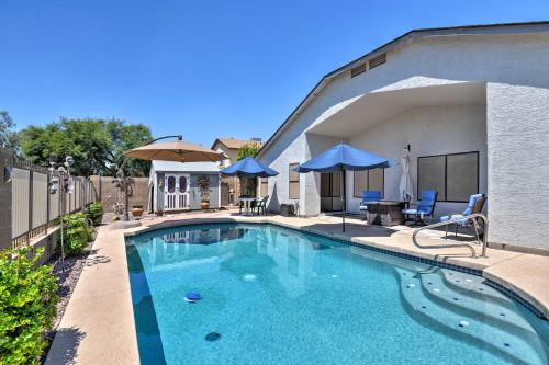 Walk to NFL Games: Glendale Home Near Golf