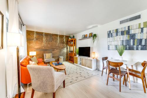 Walk to Old Town: Chic Scottsdale Condo w/Pool!