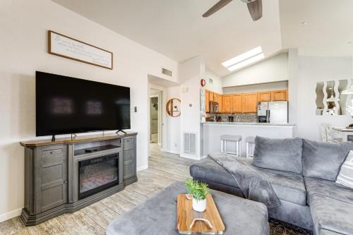 Walk to Rotary Park: Lake Havasu City Condo