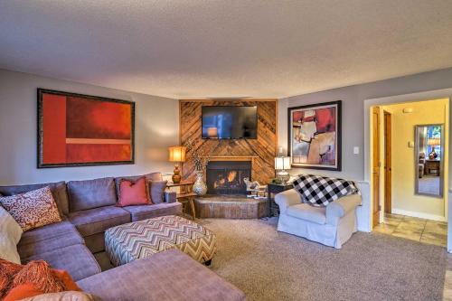 Walk to Slopes: Dtwn Breckenridge Condo on Main St