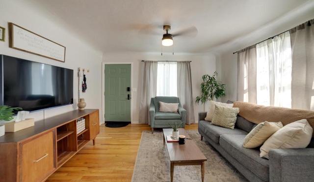 Walkable Apt in Dtwn Caldwell! Near Campus Events