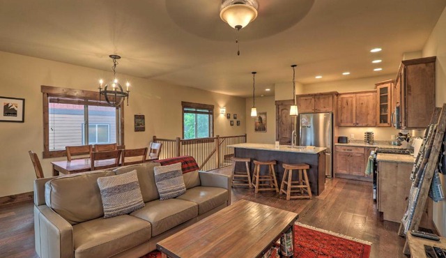 Walkable Bigfork Townhome: Fish, Hike & Ski!