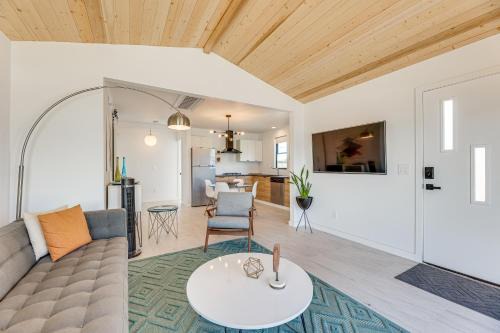 Walkable Downtown Chandler Oasis w/Private Patio