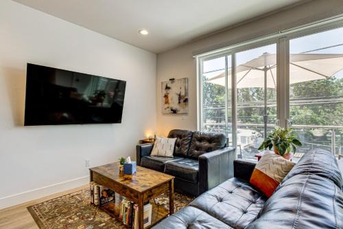 Walkable Location: Pet-Friendly Denver Townhome