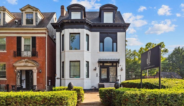 Walkable Studio in Central West End | Near Barnes Jewish | St. Louis MO