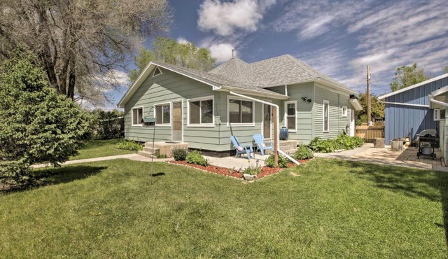 Walkable Ten Sleep House w/Patio & Sunroom!