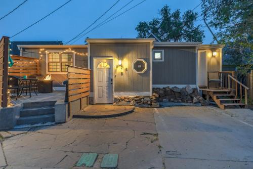Walkable to downtown restaurants & bars-Fire Pit