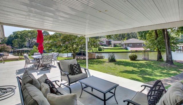 Waterfront Hot Springs Home w/Dock & Porch!