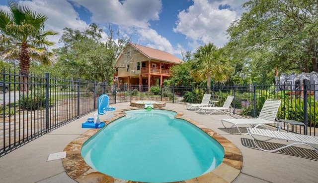 Waterfront Pass Christian Oasis ~ 2 Mi to Beach!