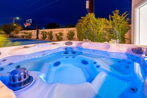 WaterslideLuxury3 housesSportCrtShuffleGolfSpa