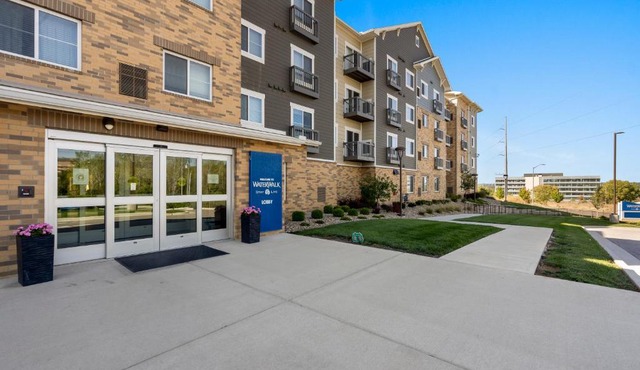 WaterWalk Extended Stay by Wyndham Kansas City - Overland Pk