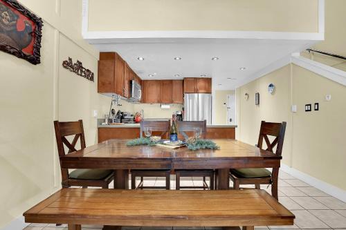 Well Kept Condo CS#3 - Pets OK