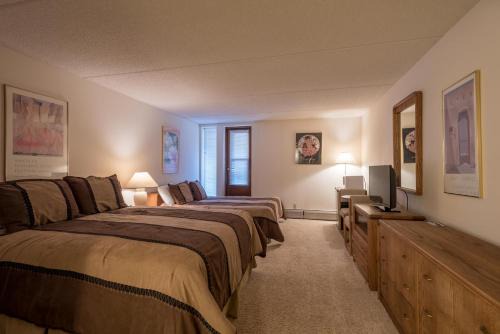 West Lake Lodge 306A