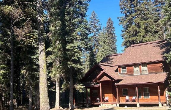 Whispering Pines Cabin With Private Hot Tub