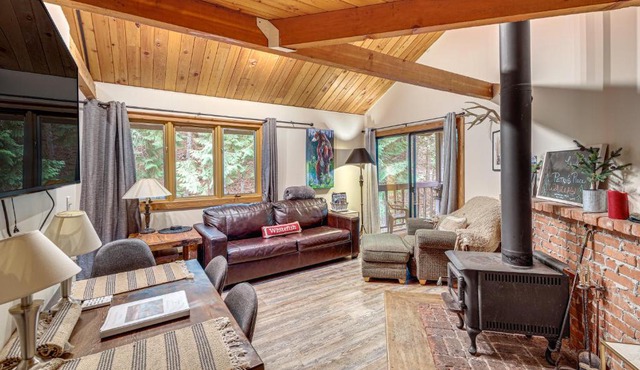 Whitefish Lake Couples Escape w/Community Perks!