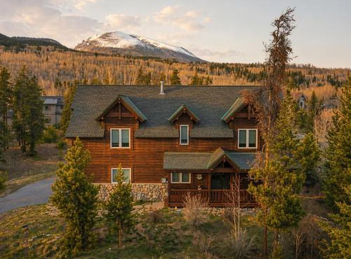Windflower Alpine Home: Private, Close to Downtown, Quick Lake Access