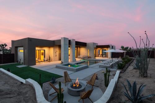 Windsong Modern compound w pool spa