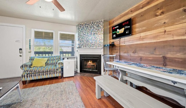 WL211 Hale Aloha Hot Tub Gym