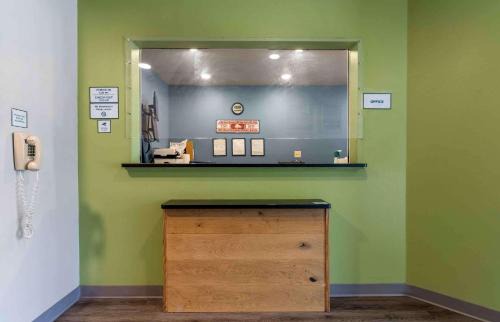 WoodSpring Suites Fayetteville I-49