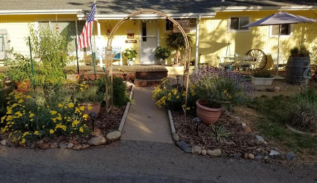 Yosemite Plaisance Bed & Breakfast